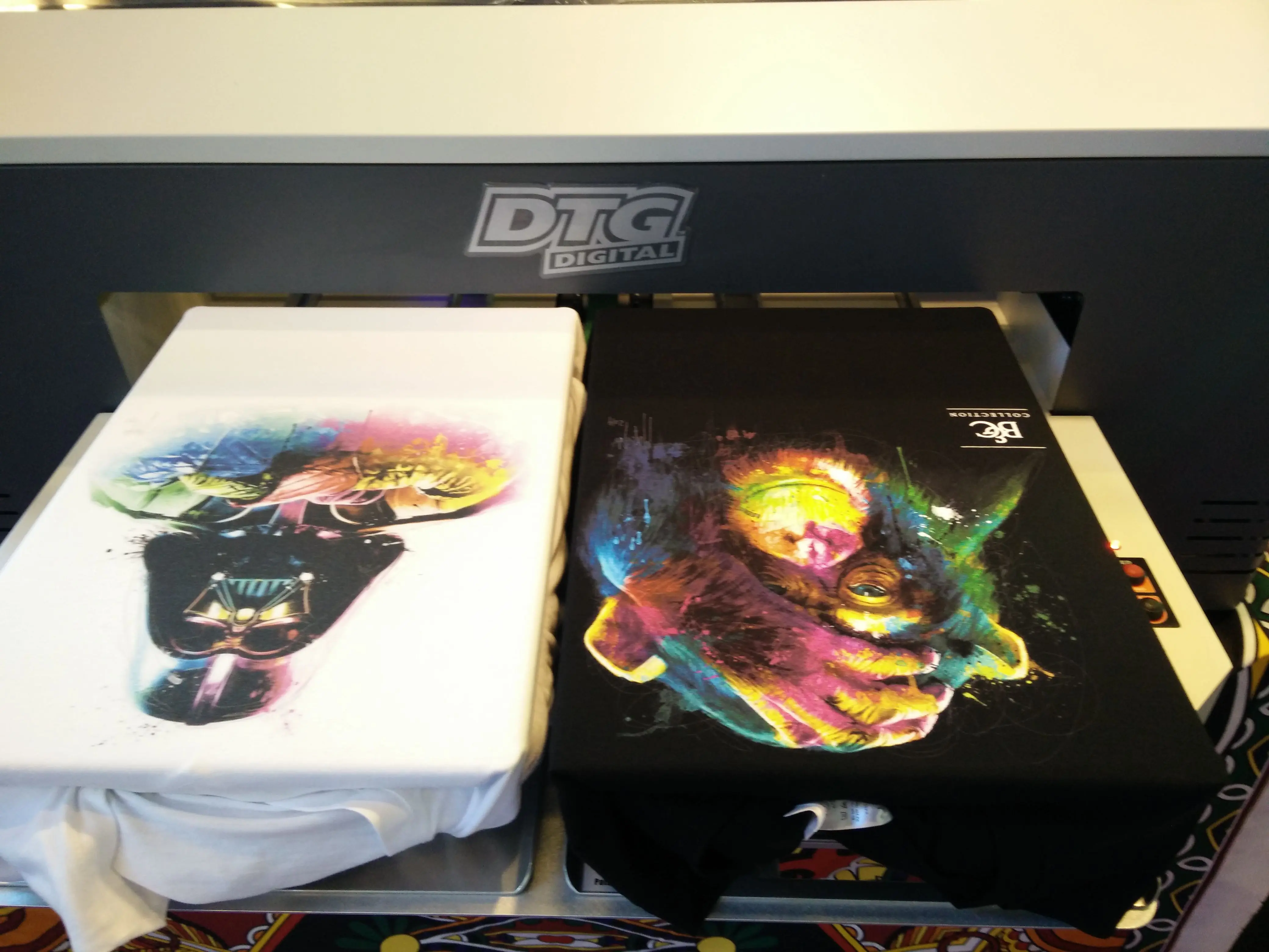 Tricouri imprimate DTG