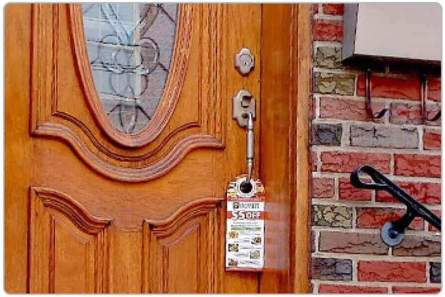 Distributie door hanger