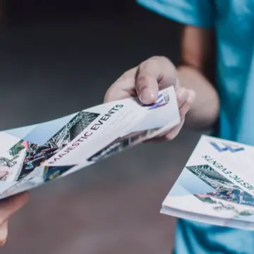 DISTRIBUTIE DE FLAYERE, CATALOAGE, REVISTE