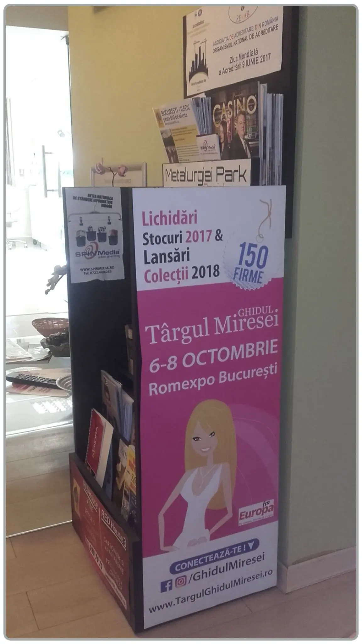 Afisaj reclama standuri indoor