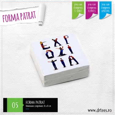 Tricouri comprimate in forma de patrat